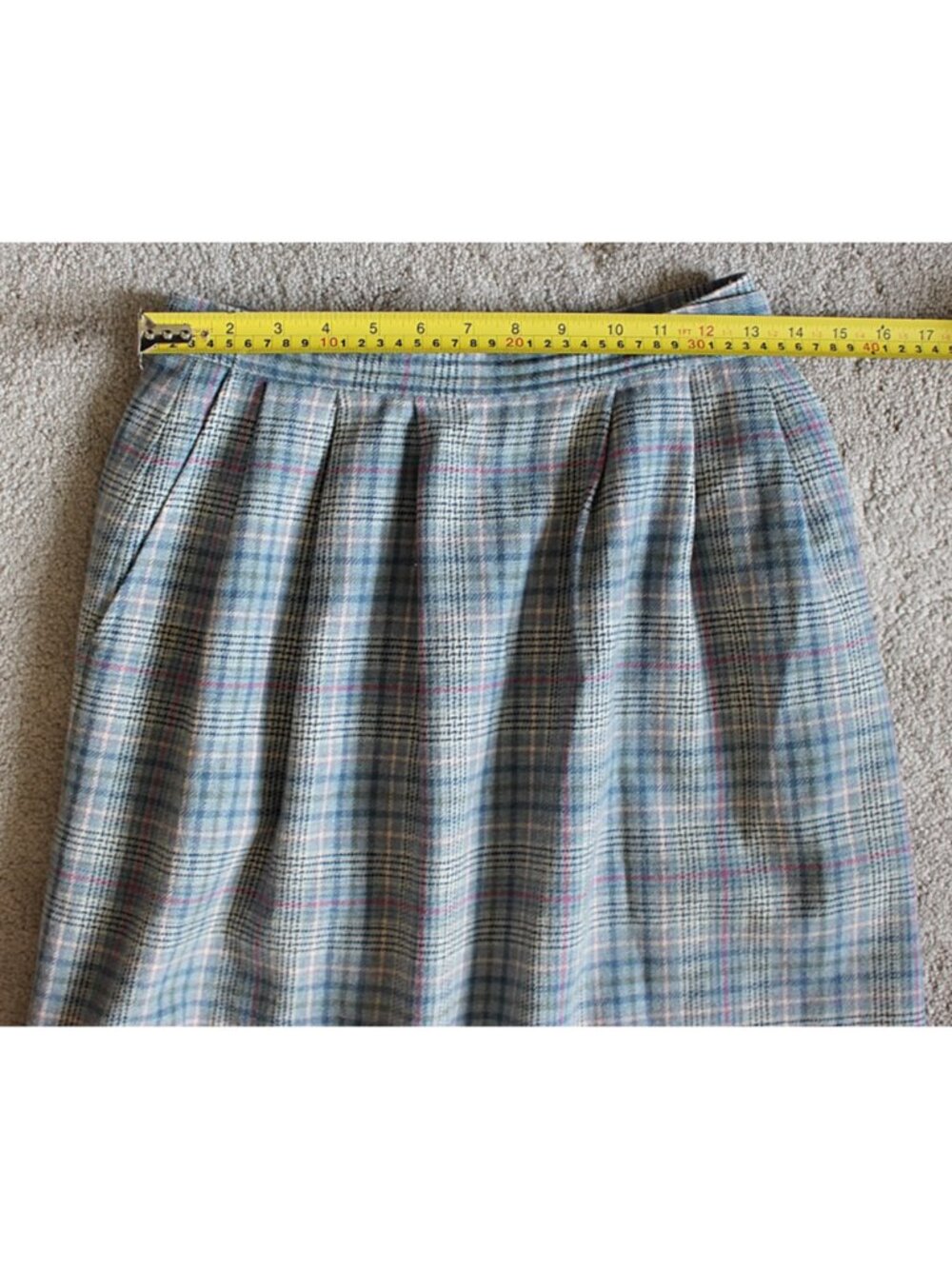 Pendleton Vintage 1970s - Made in Portland, Ore - Wool Plaid Knee Len Skirt, 10 - Picture 6 of 12